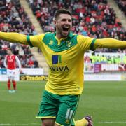 Gary Hooper is weighing up a move to Dubai.