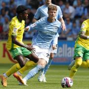 Amankwah Forson and Victor Torp compete for the ball